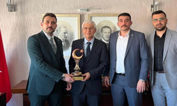 Eskişehir Alperen Ocakları’ndan Rektör Prof. Dr. Adnan Özcan’a ziyaret
