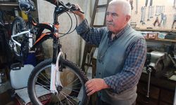Emekli bisiklet sevdalısı 'Eskişehirliler en çok neden bisiklete biniyor' sorusunu araştırdı