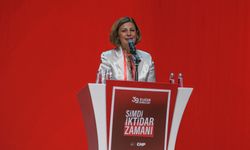 Ünlüce, CHP 39. Olağan Kurultayı’nda Divan Başkanlığı Yaptı