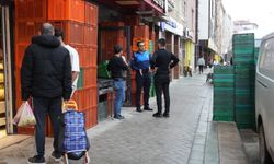 BÜYÜKŞEHİR ZABITASI KALDIRIM İŞGALLERİNE GEÇİT VERMİYOR