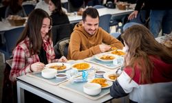 Anadolu Üniversitesi, 2600 Öğrencisine Yemek Bursu Desteği Sağlıyor