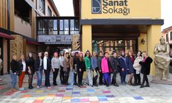 “Cumhuriyet Kadını ve Giysilerle Anılar” atölyesi büyük ilgi gördü