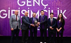 Vali Aksoy, Genç Girişimcilik Zirvesi açılışına katıldı