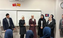 Latife El Durubi Gençlerin Projelerini İnceledi