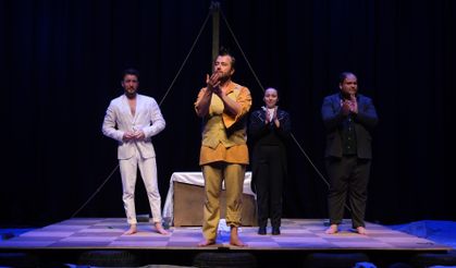 Sui Generis Tiyatro Antalyalılarla Buluştu