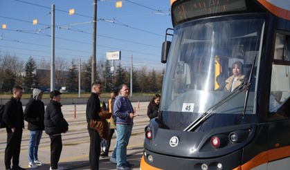 Estü öğrencilerine estram’da uygulamalı raylı sistem eğitimi