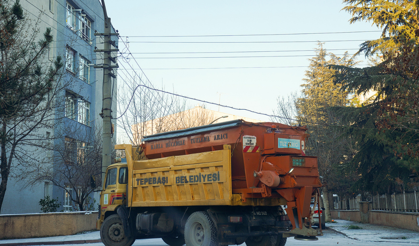 Tepebaşı’nda kar alarmı: Ekipler gece gündüz sahada!