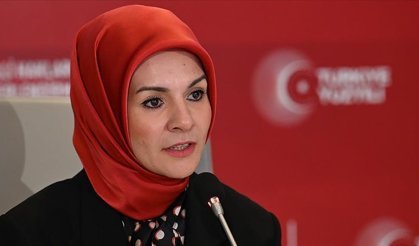 Bakan Göktaş'tan doğum yapan annelere "yeni yıl" ziyareti