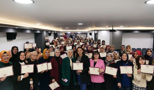 AK Parti Eskişehir’de Siyaset Akademisi Kadın Eğitim Programı düzenlendi