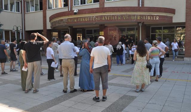 KPSS'ye gecikenler kapıdan döndü