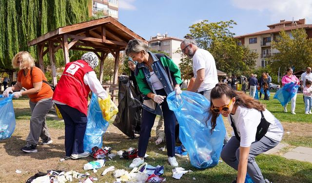 Dünya Temizlik Gününde çöpler toplandı