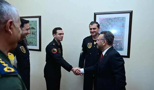 Solotürk Ekibinden Vali Aksoy’a ziyaret