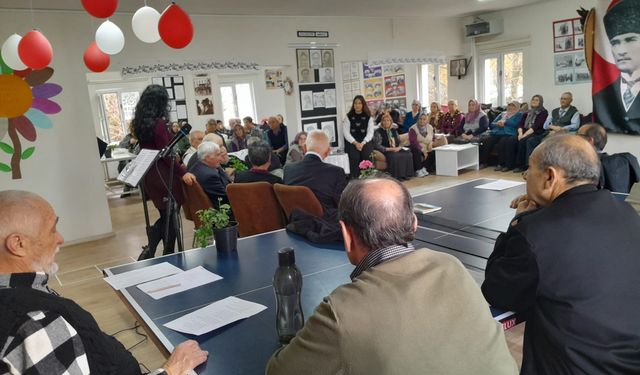 ODUNPAZARI’NDA ÖĞRETMENLER GÜNÜ BİRLİK VE DAYANIŞMA İÇİNDE KUTLANDI