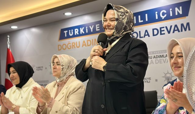 Nice Mutlu Yıllara Vekil Anne Ayşen Gürcan