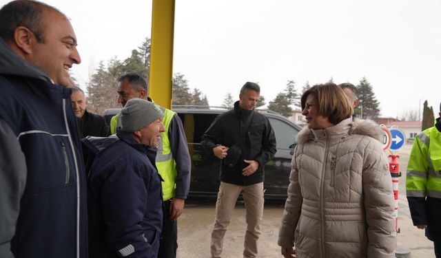 Ünlüce’den kar mesaisine moral ziyareti