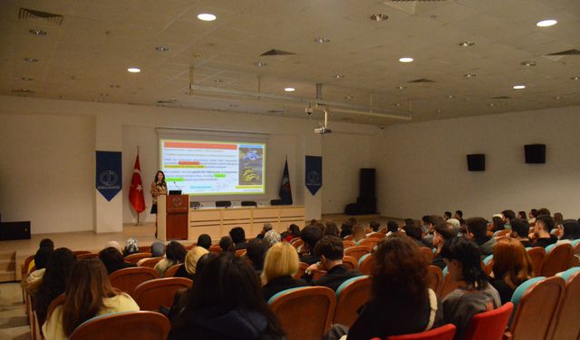 Doğada ve sanatta taklit üzerine seminer yapıldı