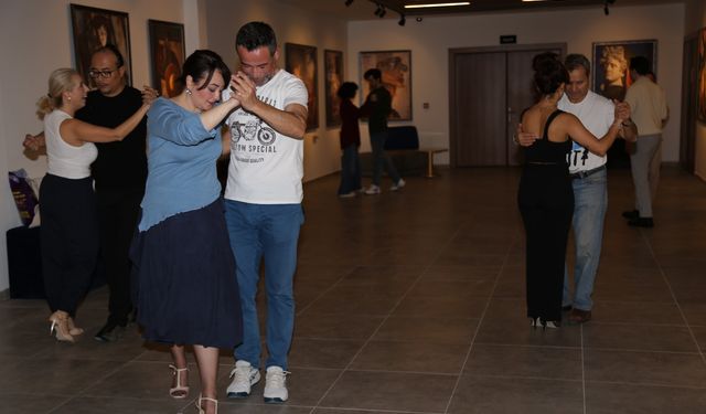 Sanat Sokağı’nda tango etkinliği renkli anlara sahne oldu