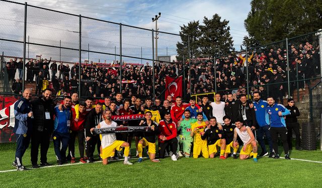 Tribünde yürek burkan detay, Es-Es’in ruhunu anlattı!