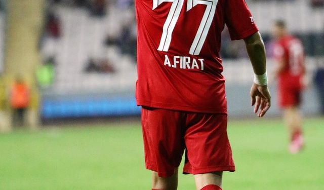 Eskişehirspor kaptanı Ali Fırat Kasap profesyonel oldu