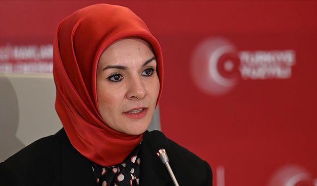 Bakan Göktaş'tan doğum yapan annelere "yeni yıl" ziyareti