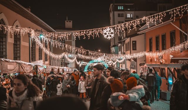 Yeni Yıl Pazarı'nın en iyi kareleri seçildi