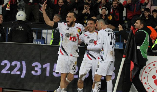 Şimşekler rakip fileleri gole boğuyor