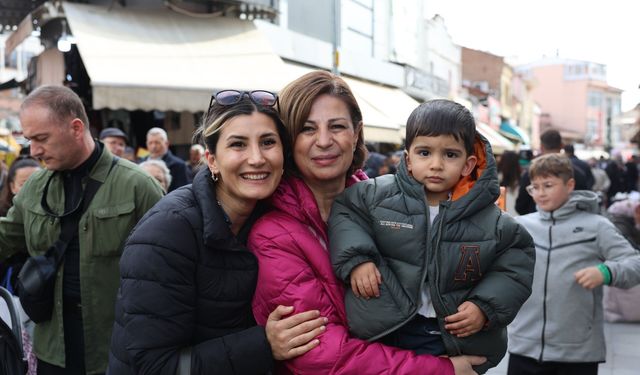 Başkan Ünlüce bayram coşkusunu halkla yaşadı