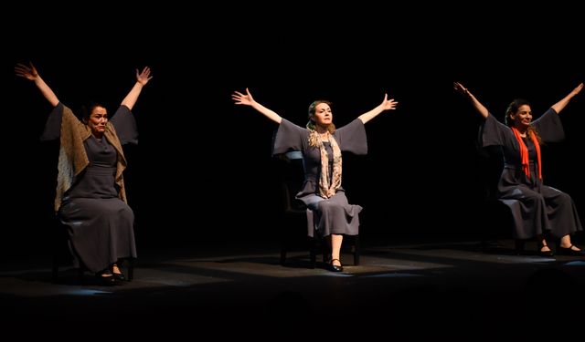 "Sen İstanbul’dan Daha Güzelsin" Oyunu Balıkesir’de Sahnelendi