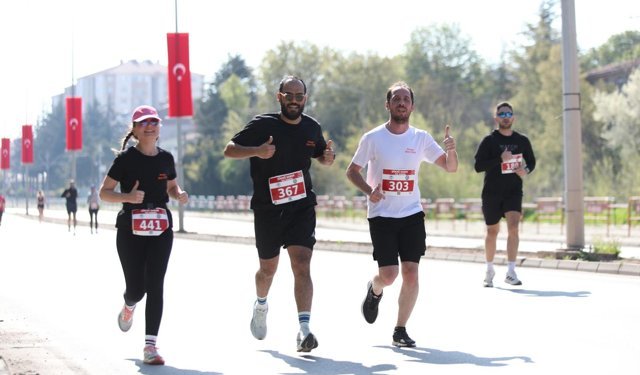 Şükrü Saban Yol Koşusu Odunpazarı’nda Spor Festivali Havası Estirdi