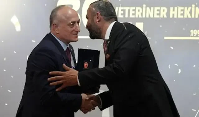 Eskişehir-Bilecik Veteriner Hekimler Odası’ndan Hizmet Plaketi