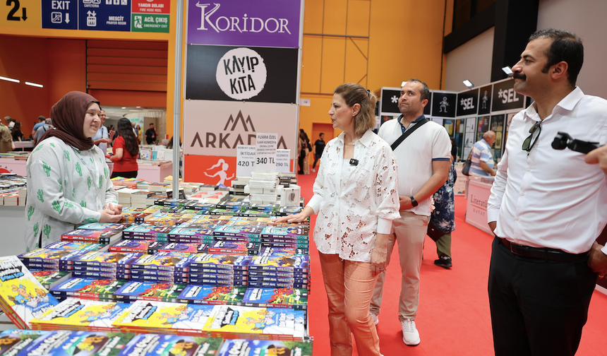 Başkan Ünlüce’den Kitap Fuarı ziyareti