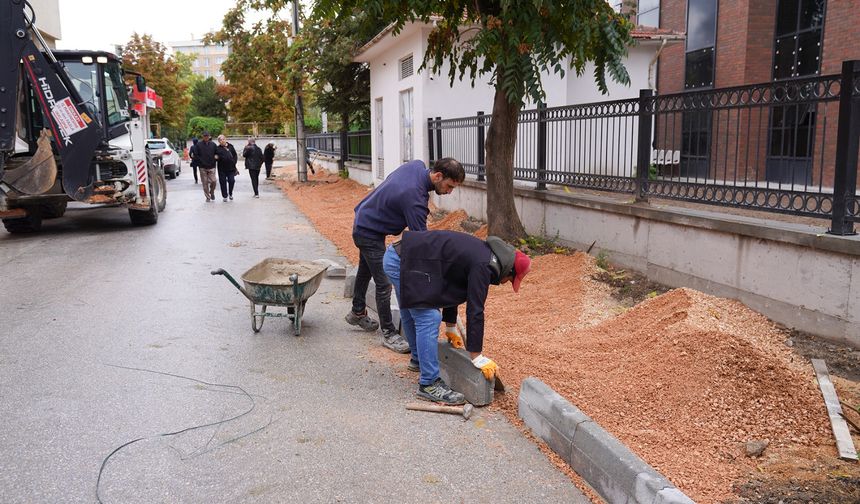 Tepebaşı'nda Üstyapı Mesaisi Sürüyor