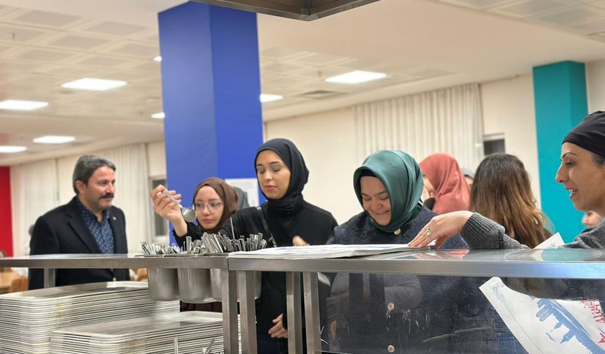 Prof. Dr. Ayşen Gürcan, Eskişehir’de Öğrencilerle Sahur Programında Buluştu