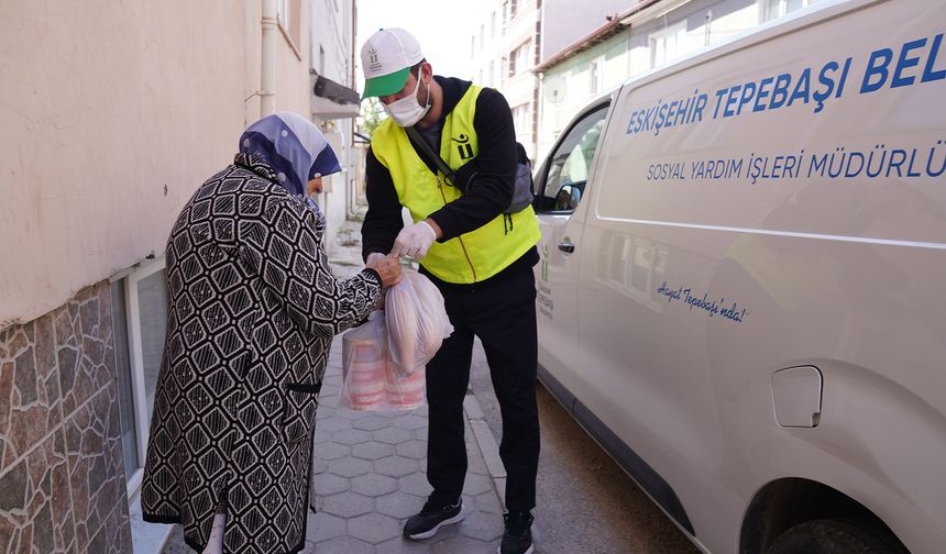 Tepebaşı ramazan sofralarına destek oluyor