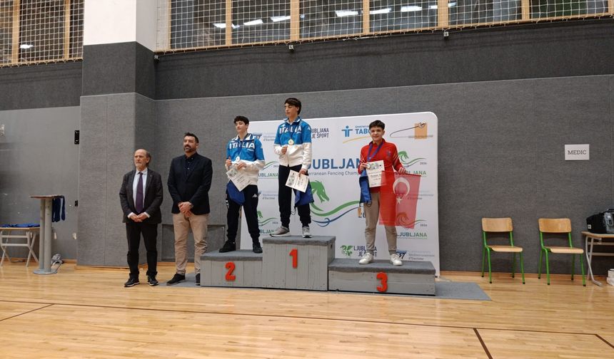 Genç sporcudan gururlandıran başarı