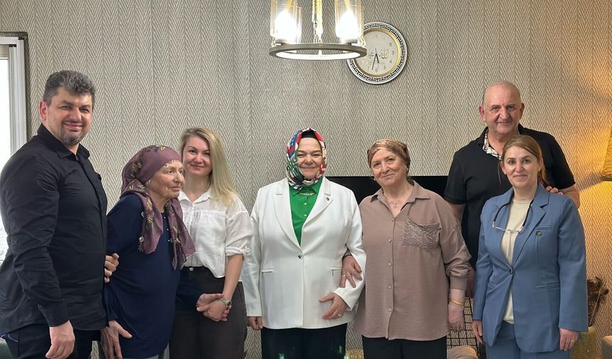 Gürcan ve Tunç Tepebaşı'nda bayram ziyareti gerçekleştirdi