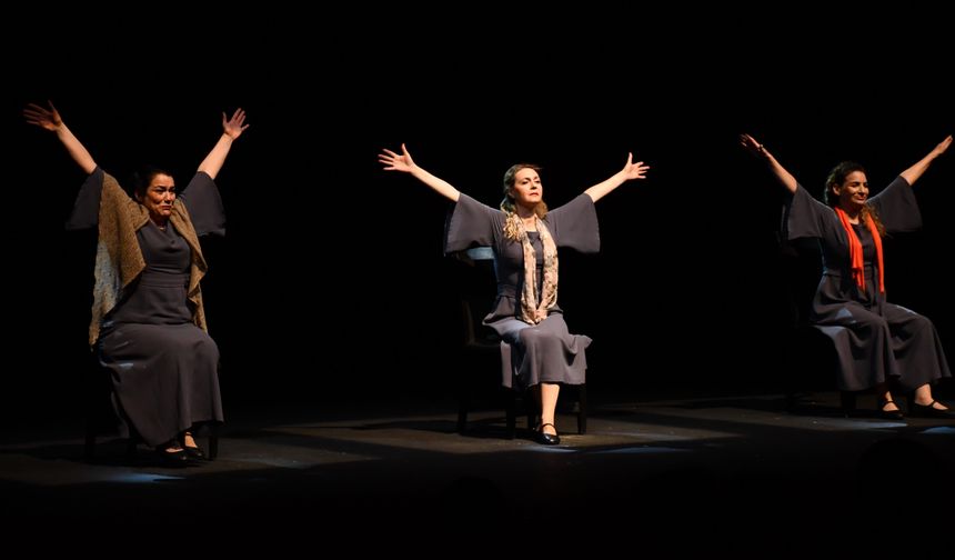 "Sen İstanbul’dan Daha Güzelsin" Oyunu Balıkesir’de Sahnelendi