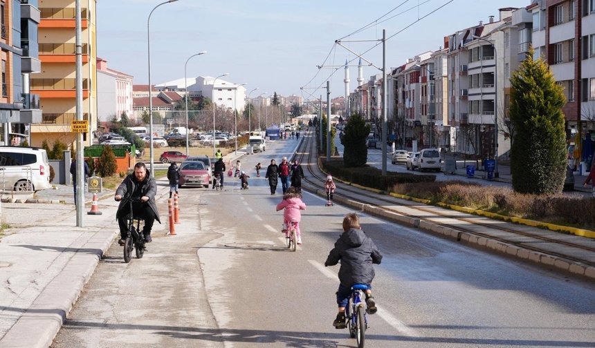 Pazar Günü Araç Yasak, Keyif Serbest: İşte Trafiğe Kapatılacak Cadde ve Sokaklar