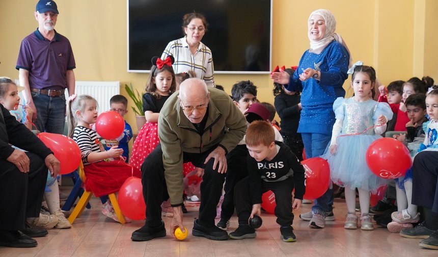 Kuşaklar bir arada 23 Nisan coşkusunu paylaştı