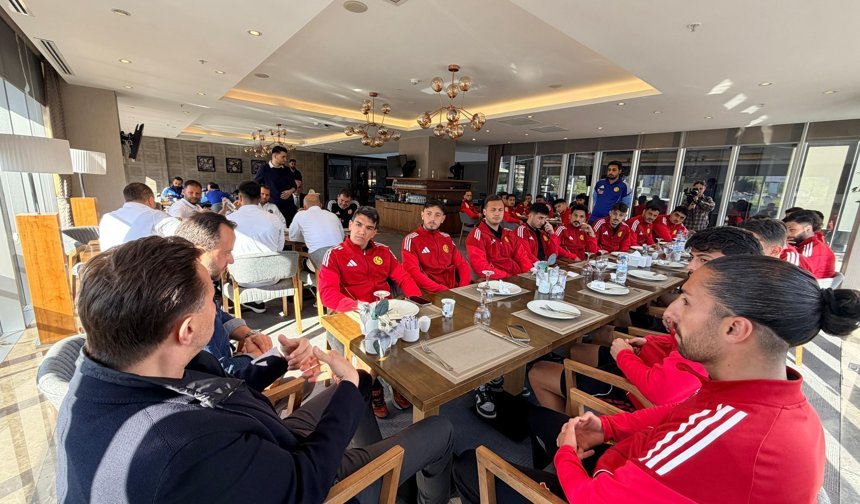 Hatipoğlu, Eskişehirspor’un Balıkesir maçı öncesi moralini gözlemledi