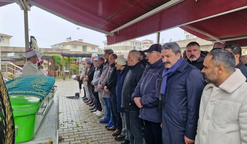 Gazeteci Ertuğrul Yılmaz Eskişehir'de Son Yolculuğuna Uğurlandı