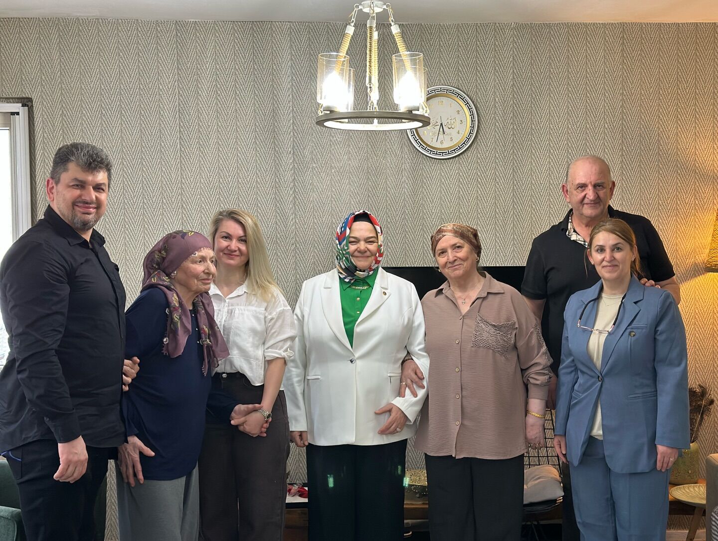 Gürcan ve Tunç Tepebaşı'nda bayram ziyareti gerçekleştirdi