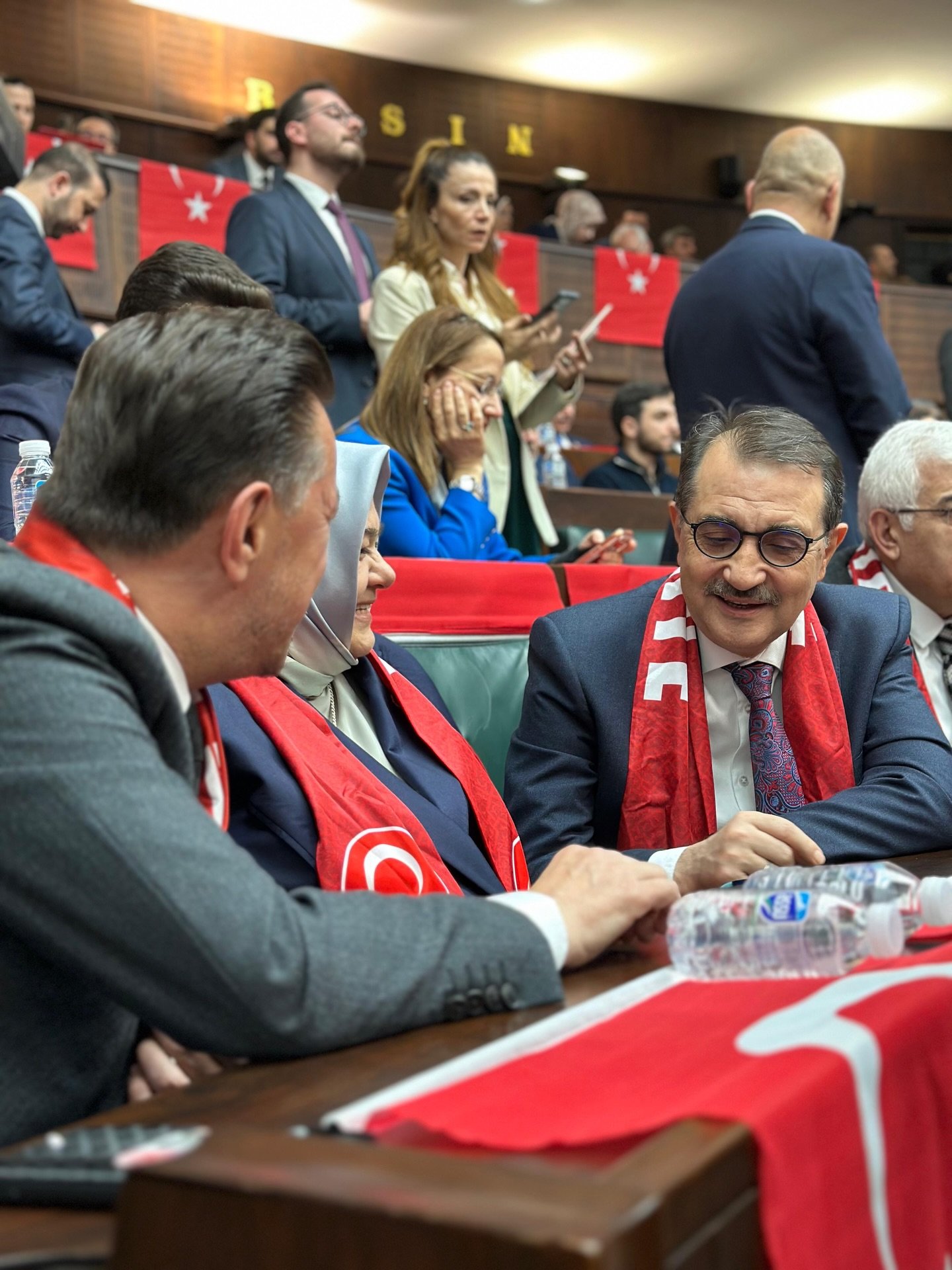 Eskişehir Milletvekillerinden Meclis Çıkarması: AK Parti Grubunda Milli Zafer Coşkusu